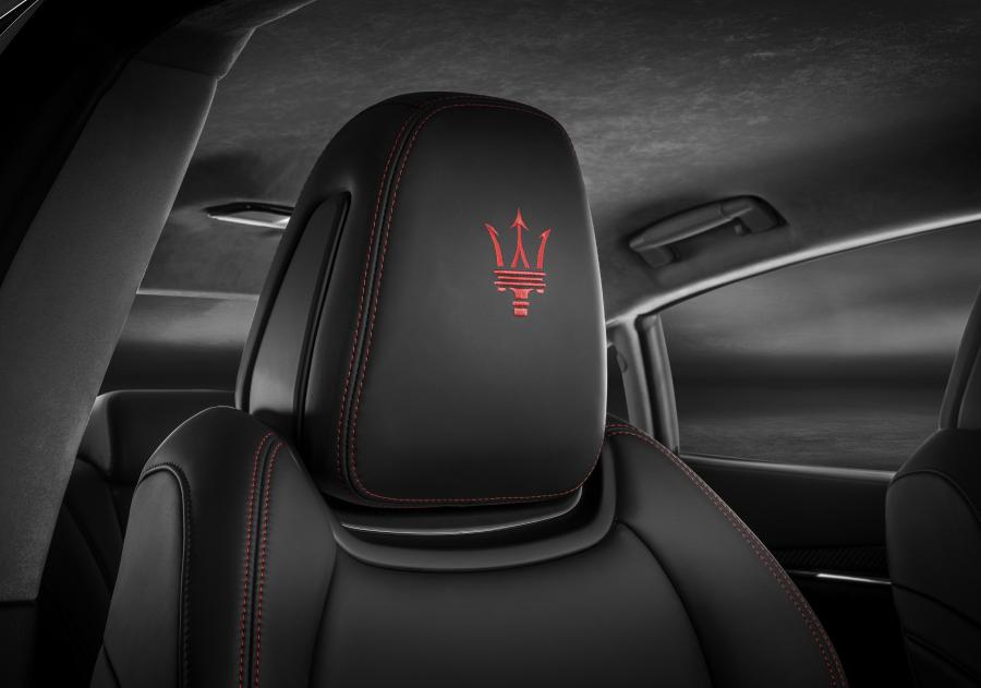 Детали интерьера Maserati Quattroporte S Q4 GranSport (M156) 2017 года  (фото 38 из 41)